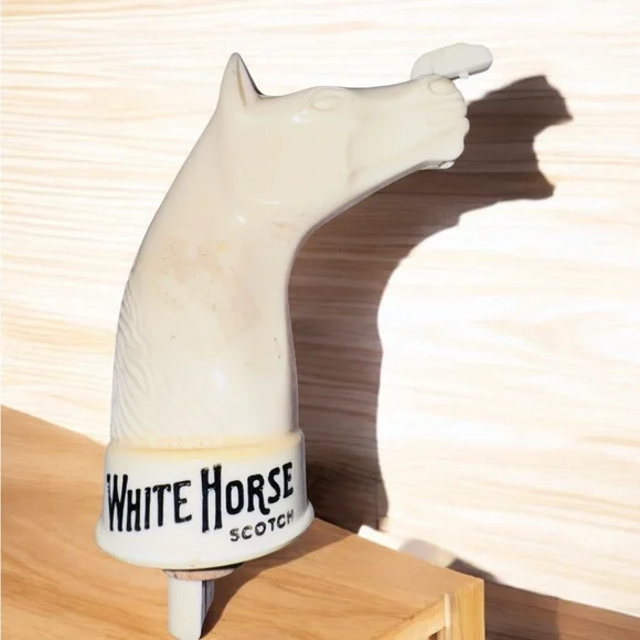Vintage White Horse Scotch Bottle Stopper/Pour Spout Bar Ware Western - Picture 1 of 4